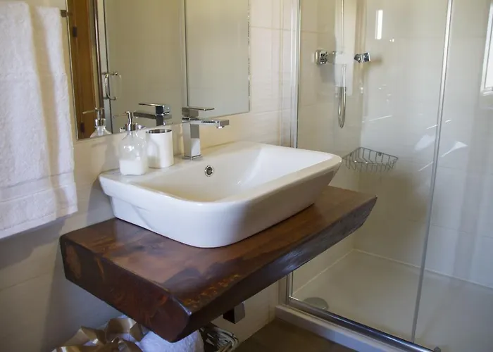 Refugios Do Pinhal مزرعة للإقامة أوليروس